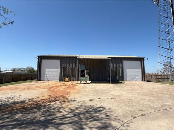 203 N Hampton Road, Crowley, TX 76036