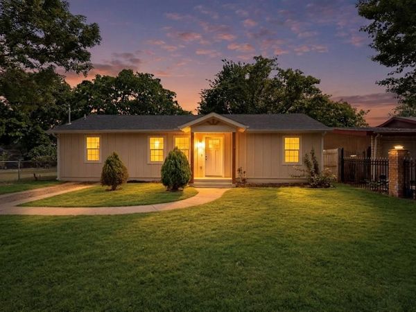 910 S Chatfield Street, Ennis, TX 75119