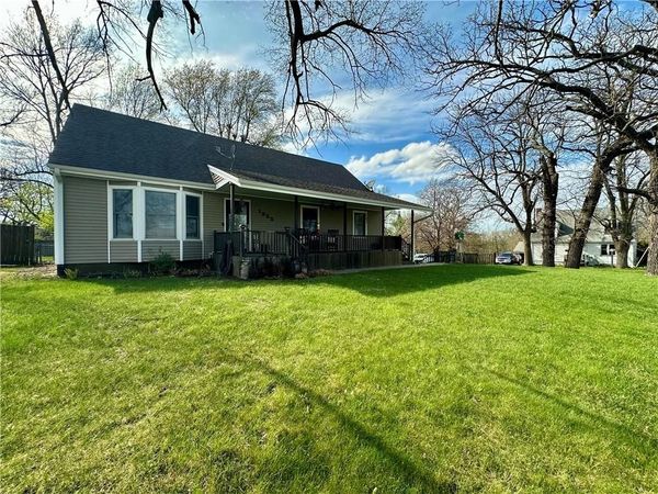 1322 N Dewey Street, Maryville, MO 64468
