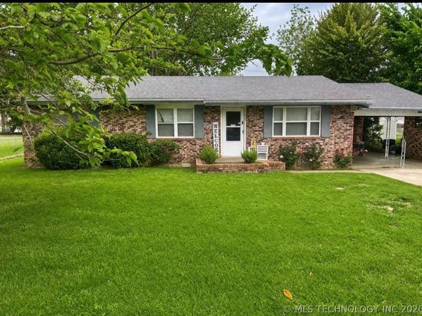 405 NW Mimosa Drive , Stigler, OK 74462