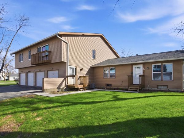 216 Eagle Court , Unit d, Bolingbrook, IL 60440