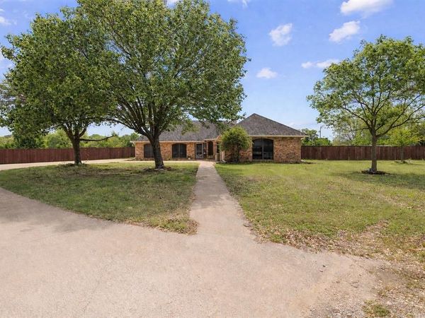 4200 Jennifer Lane , Crowley, TX 76036