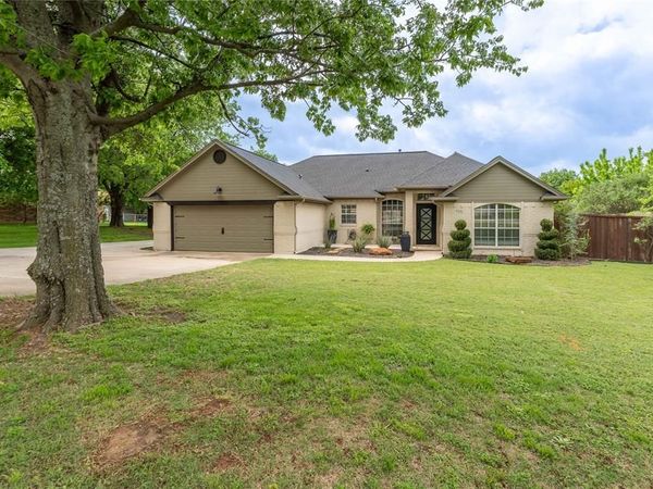 523 W 1st Street, Justin, TX 76247