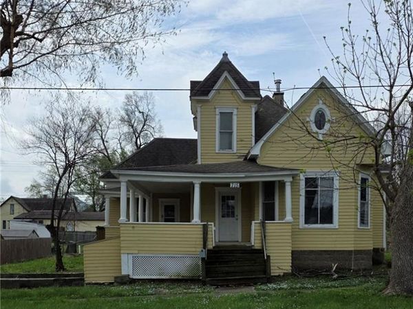 715 W 4th Street, Cameron, MO 64429