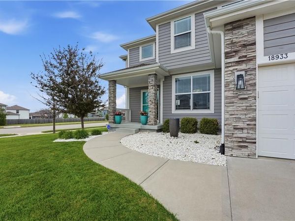 18933 W 168th Street, Olathe, KS 66062