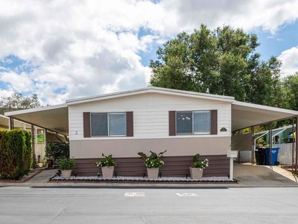 2 Robertson Way, Newbury Park, CA 91320