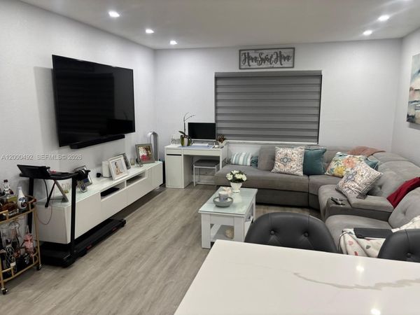 4050 NW 135th St, Unit 18-1, Opa-Locka, FL 33054