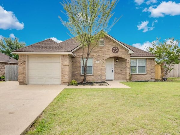 620 Jordan Lane, Waxahachie, TX 75165