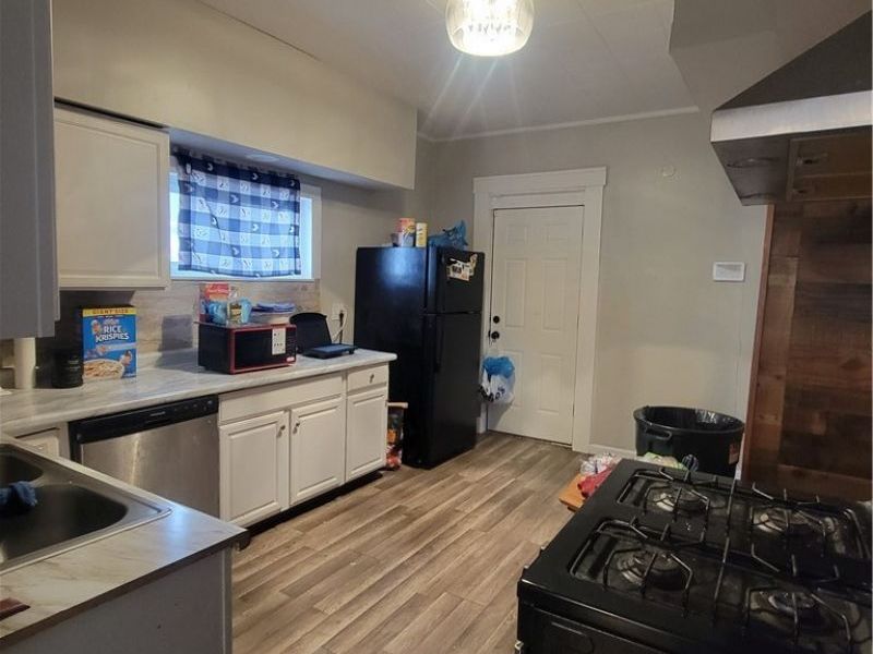 8118 Goodman Avenue, Cleveland, OH 44105 Photo 6