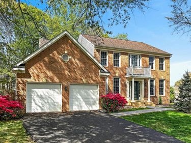 8004 HOLLINGTON PLACE, FAIRFAX STATION, VA 22039