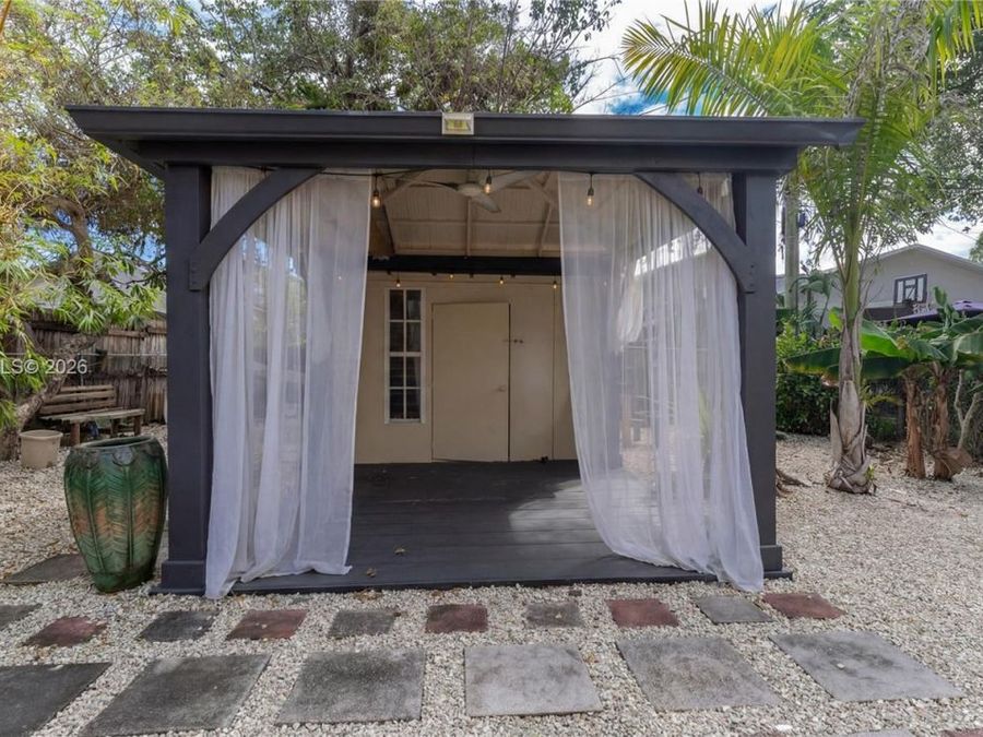 Property Image 32