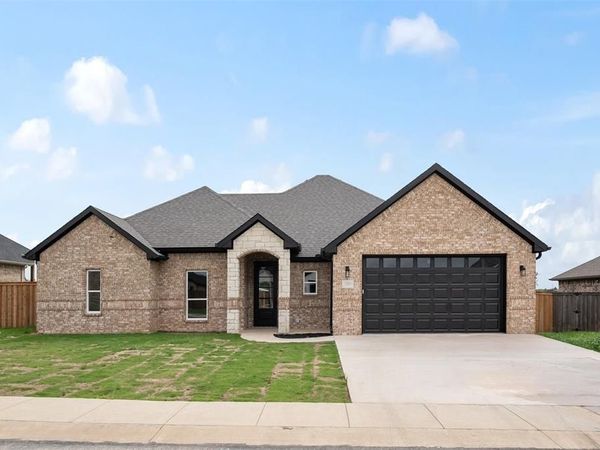 509 Limestone Circle, Mabank, TX 75147