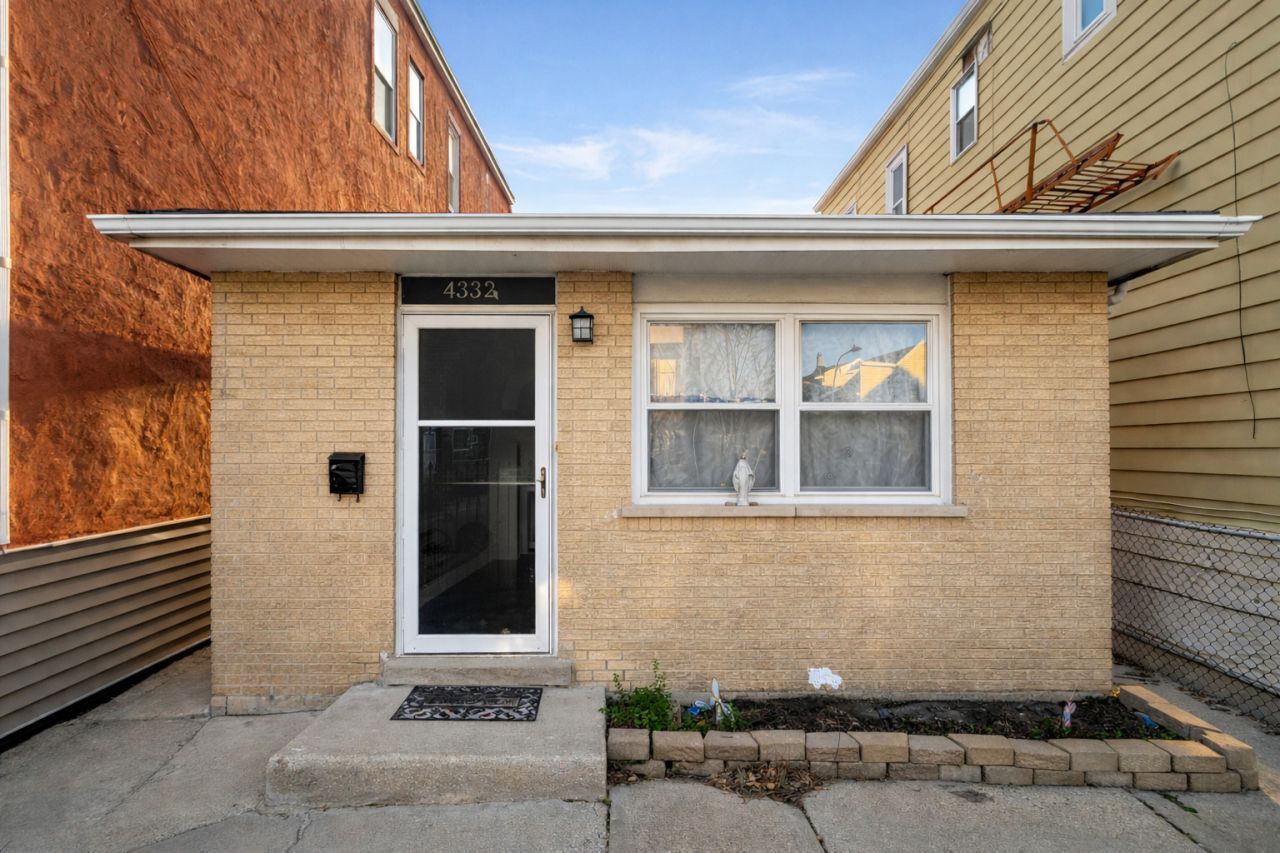4332 S Wood Street, Chicago, IL 60609 Main Photo