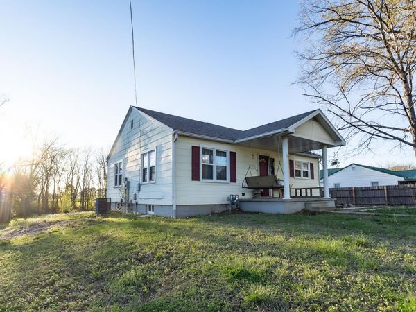 1711 N Ash Street, Nevada, MO 64772