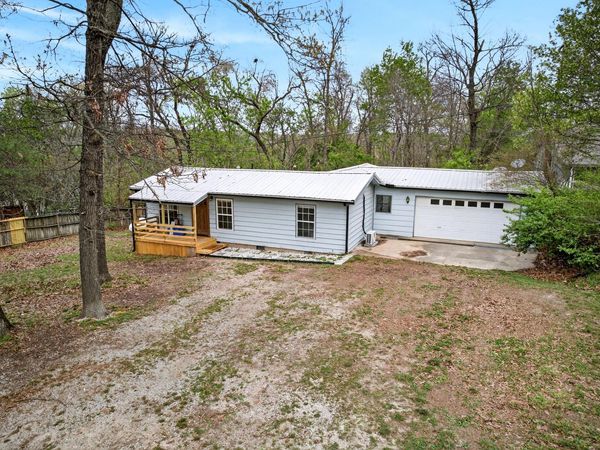 18880 Shoreline Way, Fayetteville, AR 72703