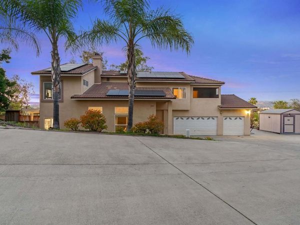 200 N Upas, Escondido, CA 92025