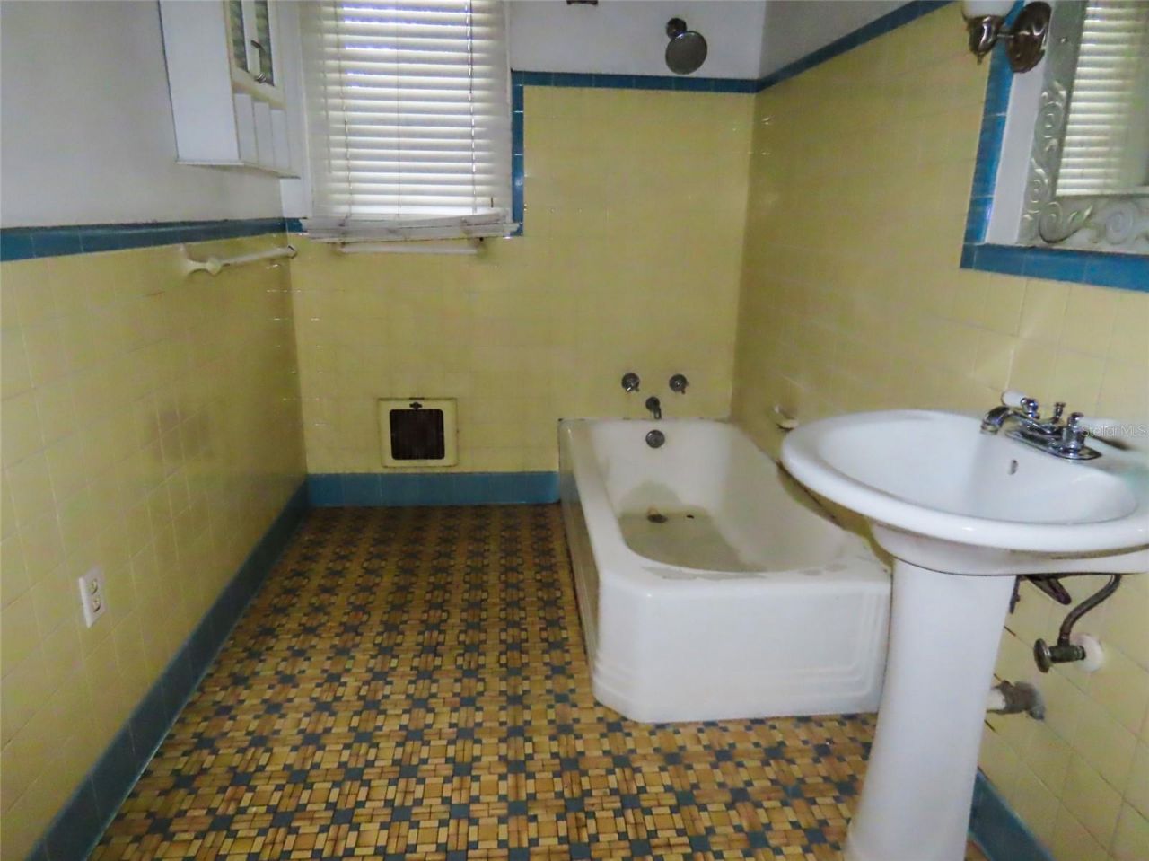 408 27th Street W, Bradenton, FL 34205 Photo