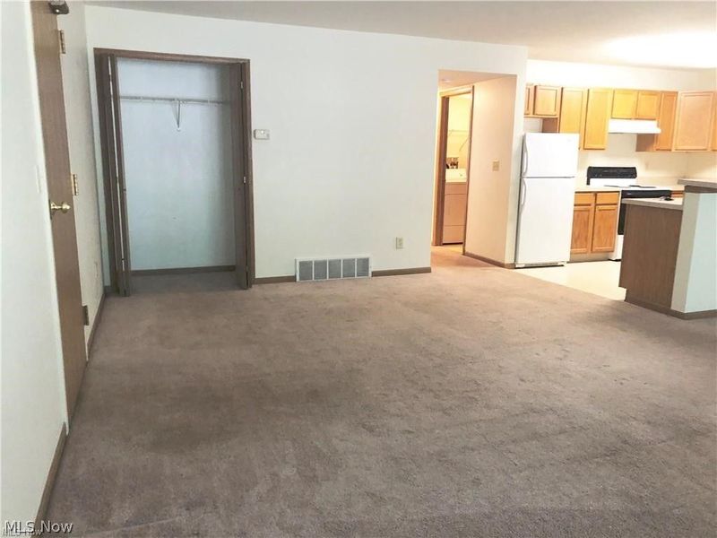 426 Oakwood, Wadsworth, OH 44281 Photo 5