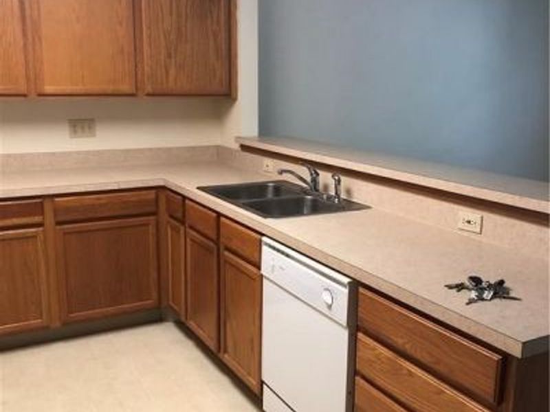 426 Oakwood, Wadsworth, OH 44281 Photo 8