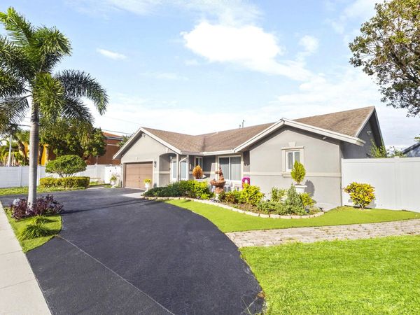 4040 NE 6th Avenue, Deerfield Beach, FL 33064