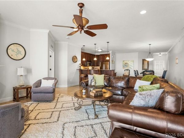 100 Trinity Pointe Drive, Unit 5S, Camdenton, MO 65020