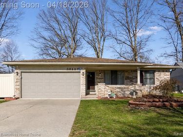 39117 Della Rosa Drive, Sterling Heights, MI 48313