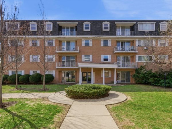 415 Wesley Avenue , Unit 21, Oak Park, IL 60302