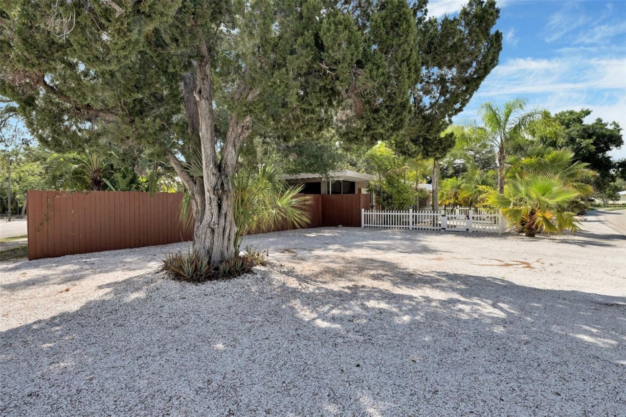 1415 S School Avenue, Sarasota, FL 34239 Photo