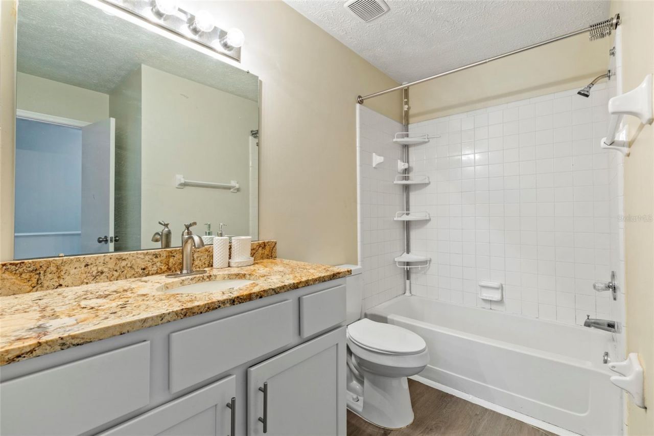 4955 Knightsbridge Circle N, Jacksonville, FL 32244 Photo