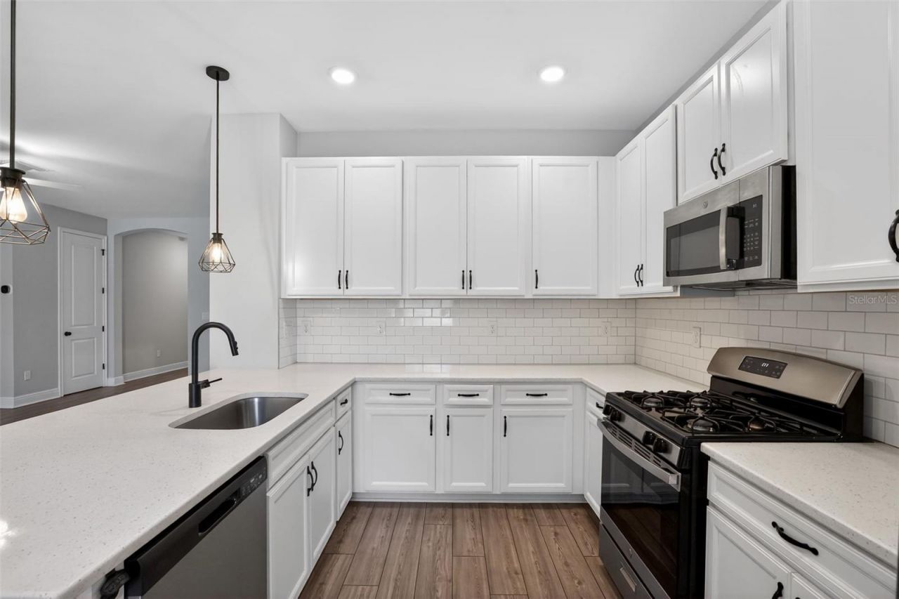 8131 Tea Olive Terrace, Palmetto, FL 34221 Photo