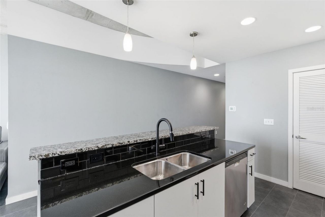 777 N Ashley Drive, Unit 2513, Tampa, FL 33602 Photo