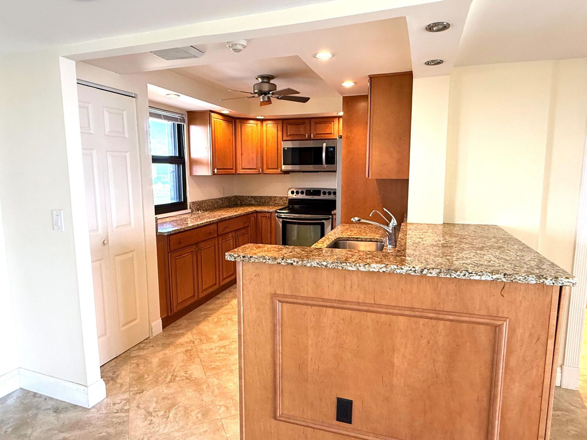 5200 N Flagler Drive, Unit 1604, West Palm Beach, FL 33407 Photo
