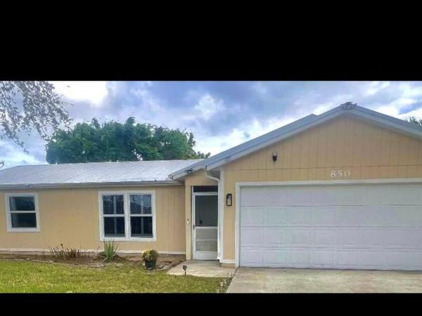 850 SW Durham Terrace, Port St. Lucie, FL 34953