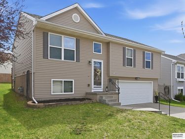 19513 T Street, Omaha, NE 68135