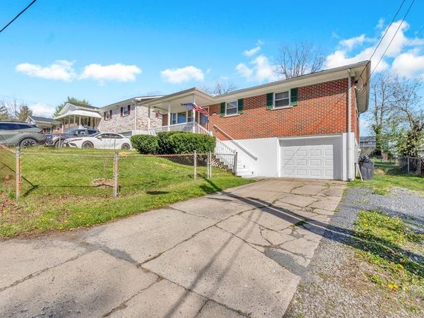 101 Lauren Ave, BECKLEY, WV 25801