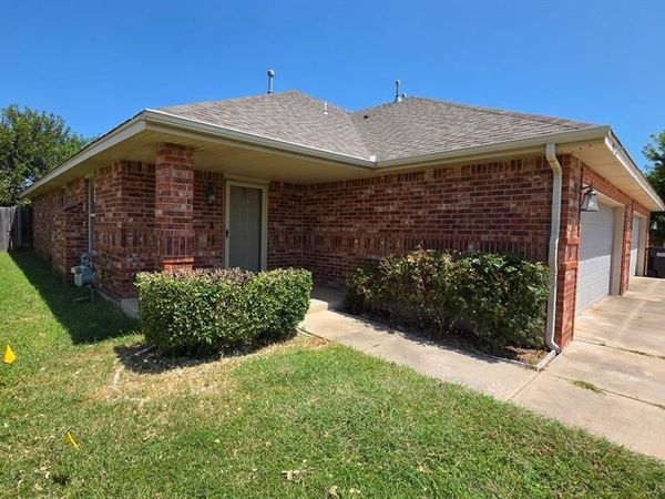 913 SW 37th Street, Unit 915, Moore, OK 73160