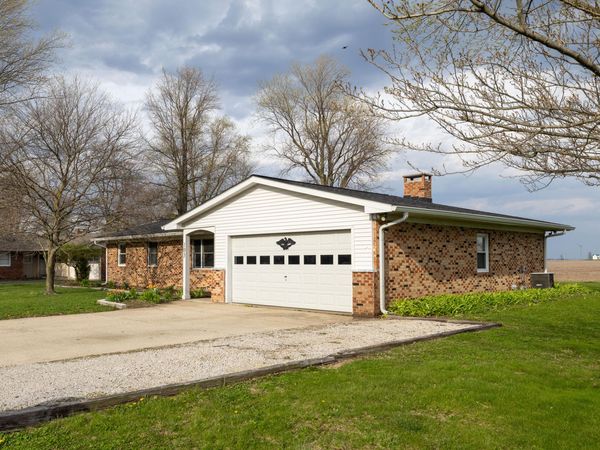 105 N Homer Lane, Wolcott, IN 47995