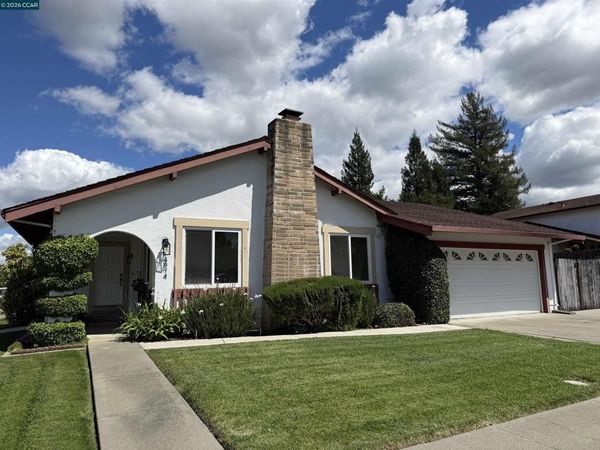 3974 Montrose St, Napa, CA 94558