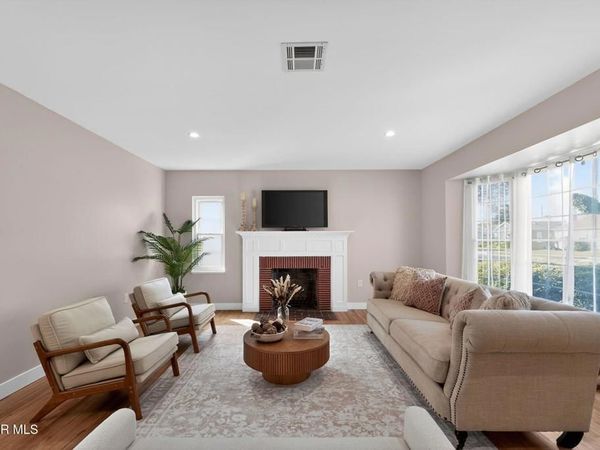 3722 Degnan Boulevard, Los Angeles, CA 90018