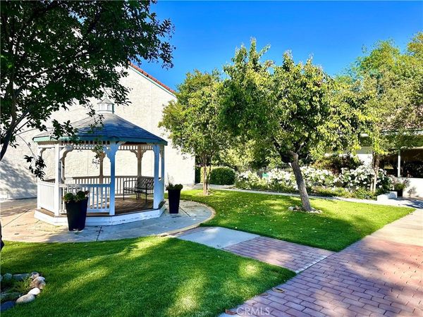 4648 Park Granada, Unit 170, Calabasas, CA 91302