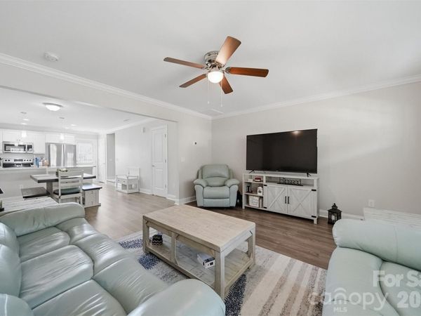 3953 Newhall Drive NW, Hickory, NC 28601