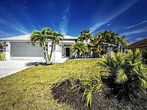 1049 SW Alcantarra Boulevard, Port St. Lucie, FL 34953