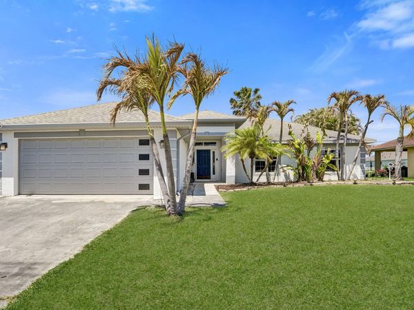 1049 SW Alcantarra Boulevard, Port St. Lucie, FL 34953