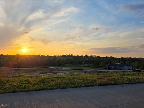 2799 N Crest Drive , Washington, MO 63090