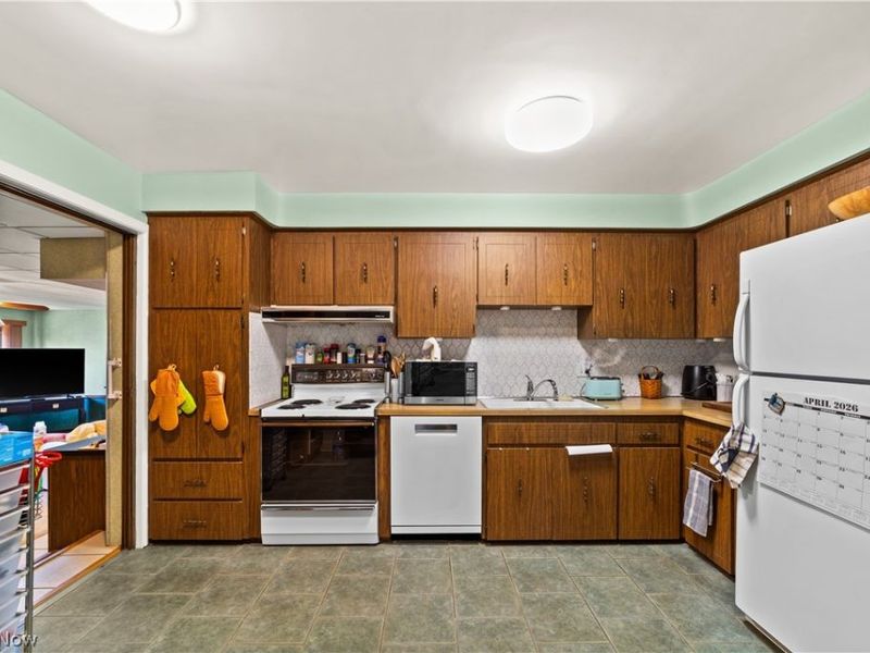 1730 Alcester Road, Mayfield Heights, OH 44124 Photo 6