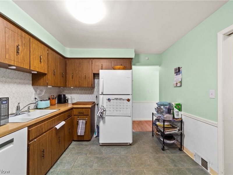 1730 Alcester Road, Mayfield Heights, OH 44124 Photo 7