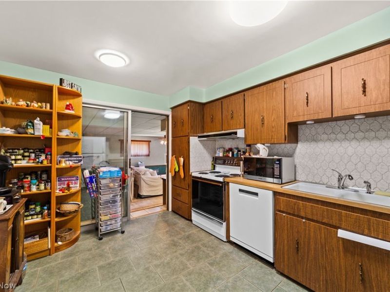 1730 Alcester Road, Mayfield Heights, OH 44124 Photo 8