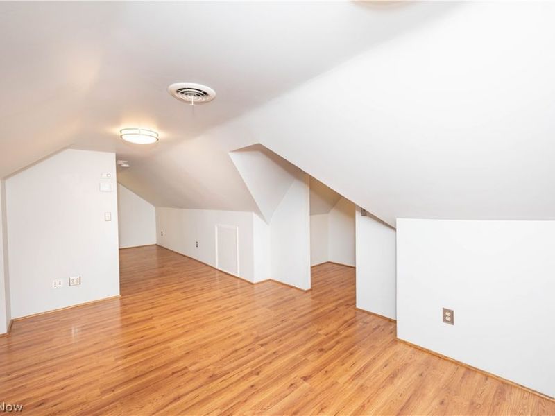 1309 Genesee Avenue, Mayfield Heights, OH 44124 Photo 15