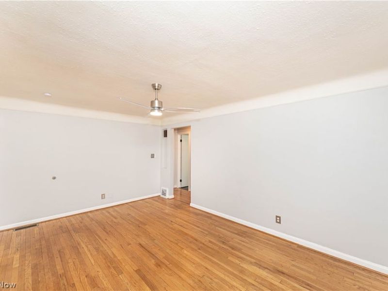 1309 Genesee Avenue, Mayfield Heights, OH 44124 Photo 3