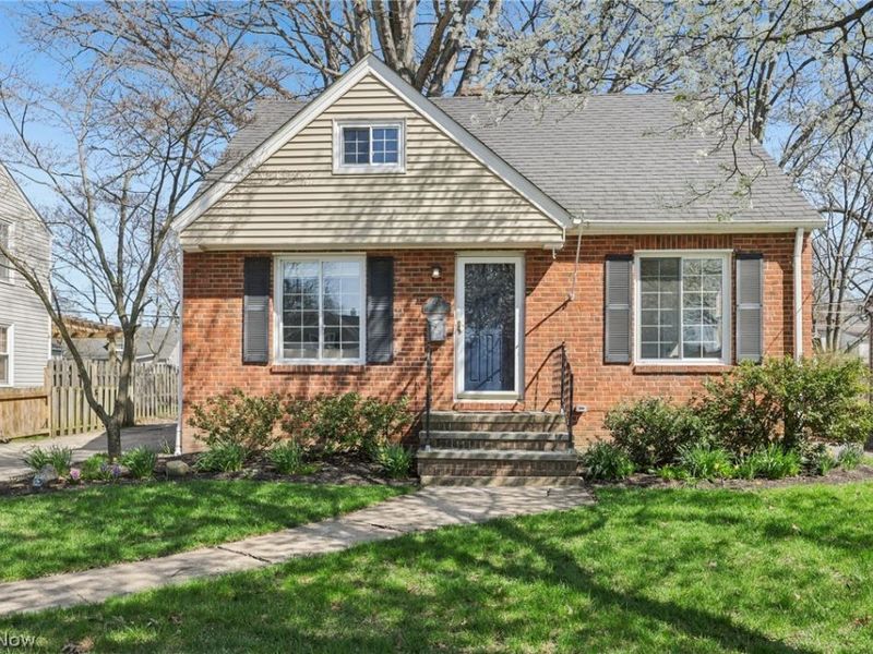 551 Oakmoor Avenue, Bay Village, OH 44140 Photo 1